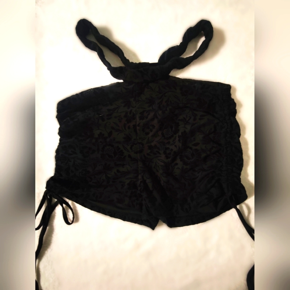 SHEIN Cut Out Shorts